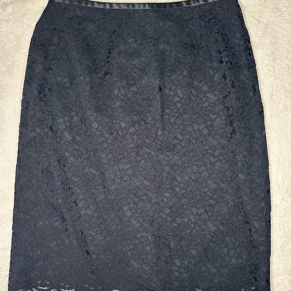 Chic Black Lace Pencil Skirt